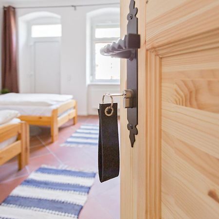 Doppelzimmer III Gaestezimmer In Unterkunft Mit Gemeinschaftsbad Und Gemeinschaftskueche Chemnitz Eksteriør bilde